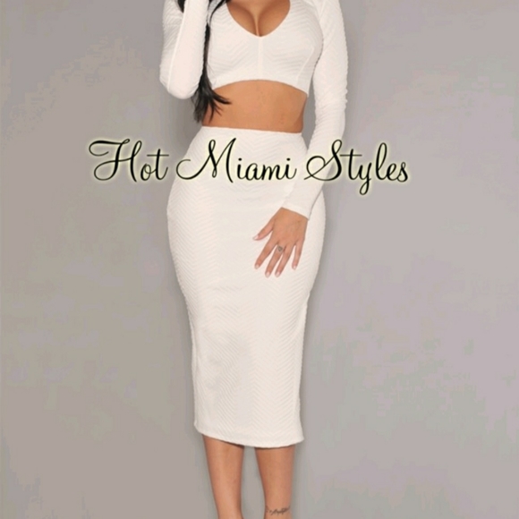 Hot Miami Styles Dresses & Skirts - NWT HMS 2 piece off white v-neck skirt set